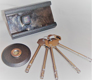 Врезка и замена замков в металлические двери Санкт-Петербург