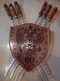 Шампура с деревянной ручкой из нержавейки на шампурнице Москва