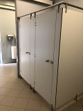 Сантехнические разделительные санитарные туалетные перегородки HPL нержавеющая фурнитура под ключ Москва