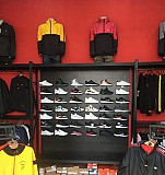 Магазин обуви и одежды в крупном торговом центре Саратов
