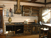Кухни из дерева, деревянная кухонная мебель, столы, стулья, буфеты Краснодар