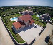 Удивительный загородный дом расположен в красивом южно-центральном Истрии Хорватия Дубровник