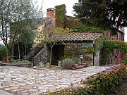 Красивый и характерный сельский дом в Кьянти на продажу Siena