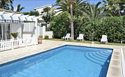 Замечательный таунхаус на продажу в Плайя де Муро с гаражом, бассейном, садом Palma
