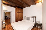 Уютная вилла с террасой для инвестиций в Тире, Санторини Athens