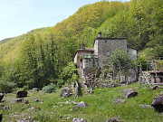 Отремонтированная старинная каменная мельница. Неаполь